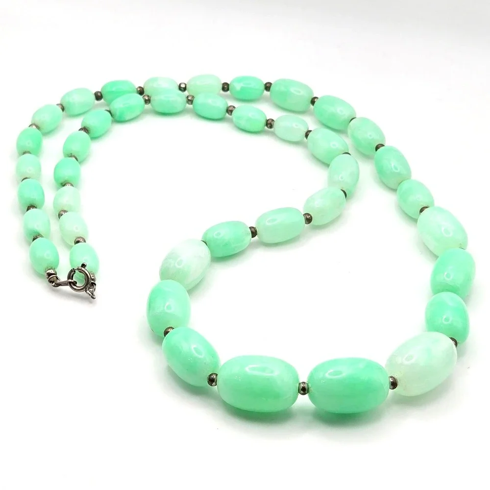 Vtg Seafoam Green Marbled UV Reactive Lucite Bead‎ Necklace Silver Tone Spacers